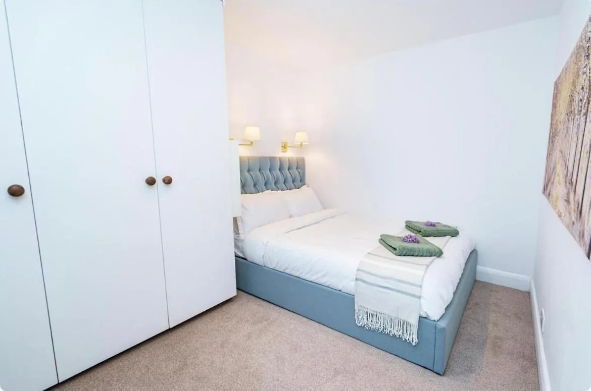 Stylish And Spacious Peckham Flat London